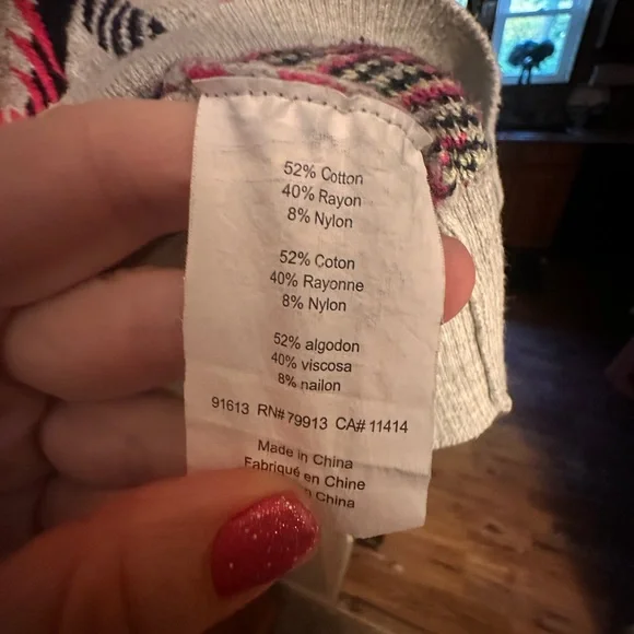 LARGE MATERNITY Plaid Patterned Gray Sweater. MUST BE BUNDLED - Picture 4 of 8